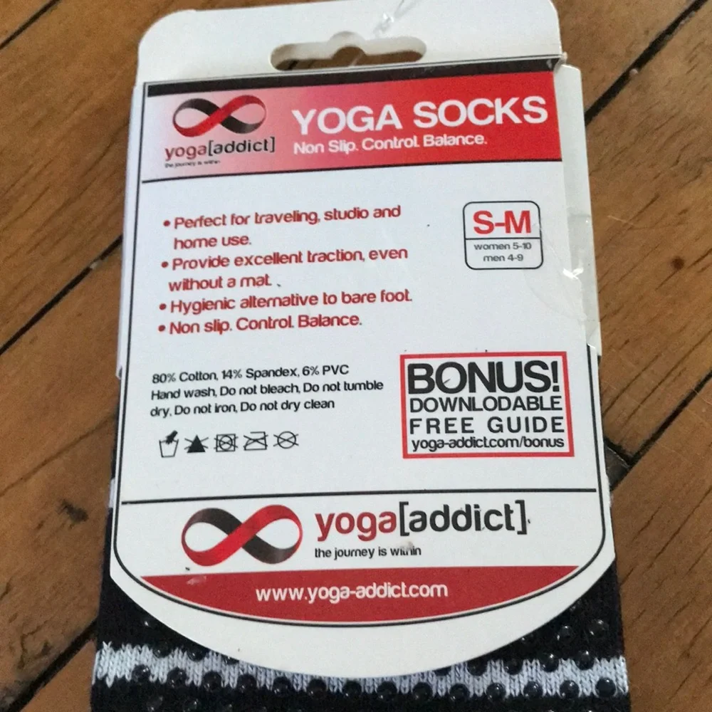 Men’s Black Toe Yoga Socks with‎ White Stripes